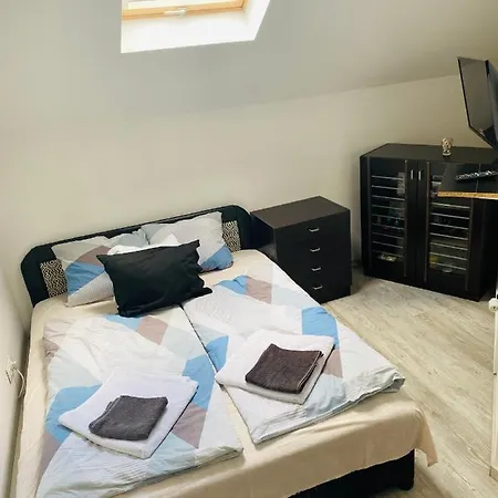 Apartment R-andi Feszek